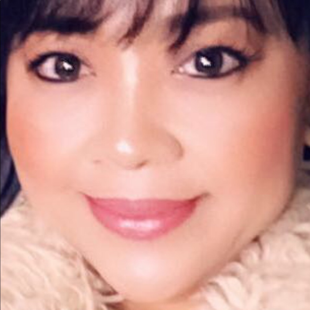 Meet your Posher, Esther